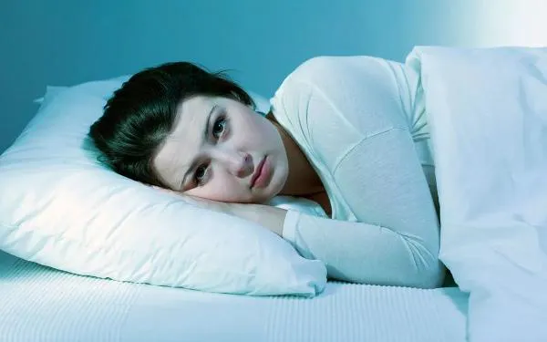 Эксперт посоветовала, в каких случаях обязательно нужно менять подушку