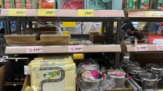 Забежала в Чижик и попала на новый завоз: покупатели рассматривают кухонные гаджеты и посуду - вот что присмотрела себе с первых минут