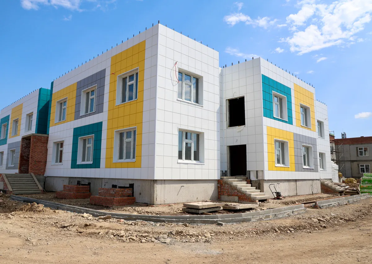 В Магнитогорске строят новый детский сад на 230 мест с отставанием от графика
