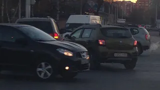 ДТП на Московском: столкнулись две иномарки, собирается пробка