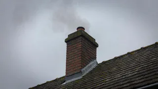 1 таблетка на дрова — и дымоход идеально чист: от толстого слоя сажи не остается никакого следа - тяга на 10 из 10