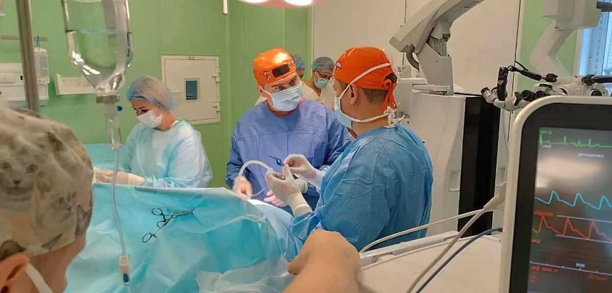 Челябинские нейрохирурги совершили прорыв с уникальным гибридным микроскопом