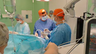 Челябинские нейрохирурги совершили прорыв с уникальным гибридным микроскопом