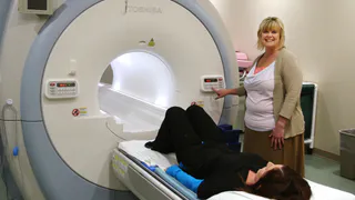 Нижнекамка предлагает мэру города Айдару Метшину установить аппарат МРТ, чтобы обследоваться бесплатно