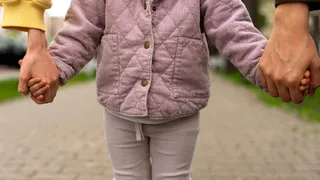 В Челябинской области родители детей-инвалидов могут оформить сертификат на реабилитацию через портал Госуслуг