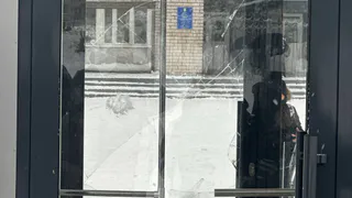 В Нижнекамске опровергли слухи о стрельбе в школе: стекло разбили по неосторожности