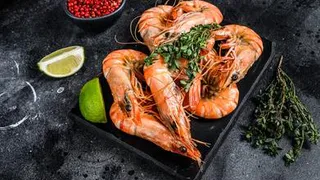 Правильно варим креветки