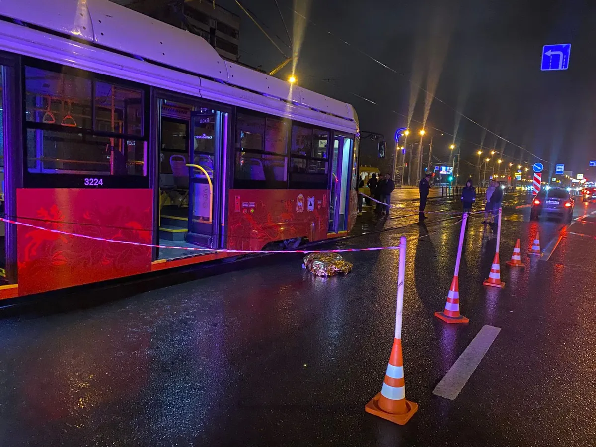 Трагедия на рельсах: свидетель с трамвая №15 рассказал о последних секундах перед смертельным наездом в Магнитогорске