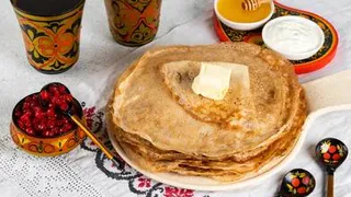 Названа самая любимая у россиян начинка для блинов