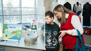 Современная одежда и настольные игры