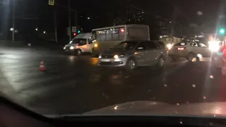 На Первомайском проспекте столкнулись три автомобиля