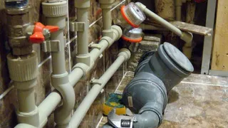 Рязанцы отсудили компенсацию от управляющей компании за прорыв трубы с горячей водой