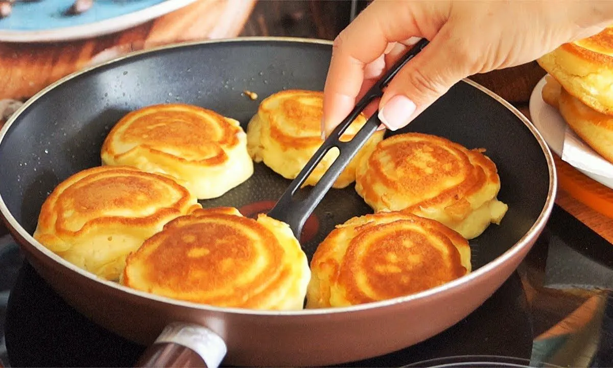 Все просят добавки: яблочные оладушки, которые тают во рту