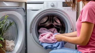 Не включайте эти кнопки: бесполезные и вредные режимы стирки в стиральных машинах - полезно знать всем хозяйкам
