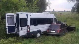  Водитель «ВАЗа» умер в ДТП с микроавтобусом в Челябинской области