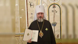 Патриарх Кирилл наградил главу Чувашской митрополии