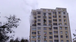 10 октября в Пензе из горящего 16-этажного дома на Карпинского эвакуировали 40 человек