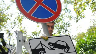 В октябре запретят парковку на улице 14-я Линия