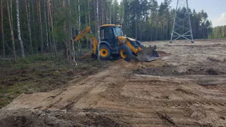 После вырубки леса близ Киржача территорию не очистили от остатков древесины