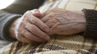 Пенсионерам за деньги приделают «вторую руку»