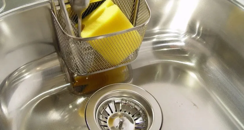 Заливаю в слив 1 стакан — и засор уносит со свистом: делаю так много лет — избавит от неудобного вантуза