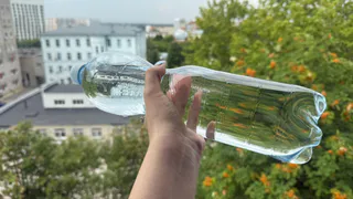 Вода в бутылках из-под крана, опасная для здоровья: Росконтроль назвал марки воды с нарушениями - не берите даже по акции