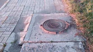 В Пензе закрыли люк после падения курьера под Толстовским путепроводом