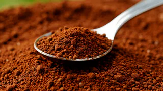 В конце октября почве - как воздух: сыплю 3 ложки "порошка" на землю - и весной земля пышет плодородием