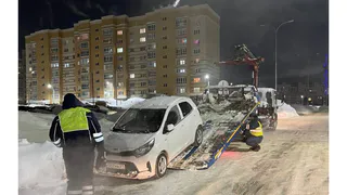 В Чебоксарах эвакуировали автомобиль, мешавший работе снегоуборочной техники