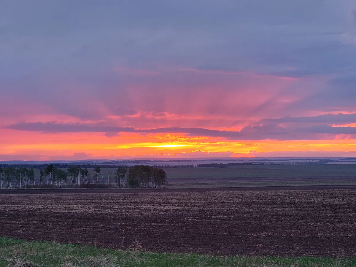 Штормовое предупреждение: Челябинскую область ждут заморозки и грозы