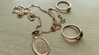 Пензячка заложила золото бывшего сожителя в ломбард пока он крепко спал