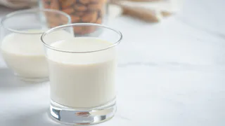 Какое молоко лучше подходит для приготовления латте: советы и предостережения