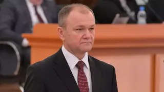 Депутат Николай Щеглов проинспектировал ремонт Дятьковской гимназии