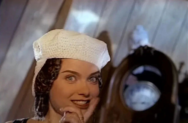 В 90-е годы даже взрослые стеснялись этой песни: сейчас её включают на утренниках