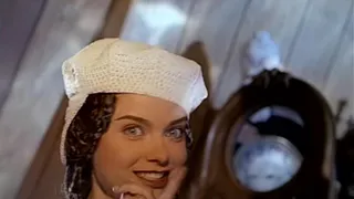 В 90-е этой песни стыдились даже взрослые: сейчас включают на всех утренниках