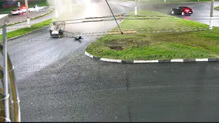 В Чебоксарах нетрезвый юноша перевернул машину возле «Мега Молла»