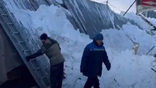 У челябинского рынка обрушилась крыша