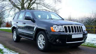 5 лет торговал на обочине за копейки, пока к столу не подъехал водитель на большом чёрном джипе и не дал один совет