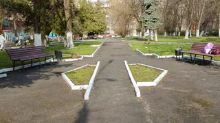 Брянские чиновники привели в порядок сквер "Ветеран"