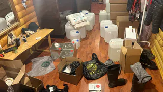 Свыше 130 килограммов химикатов было изъято в подпольной нарколаборатории под Александровом