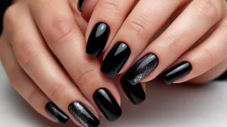 Этот маникюр вернулся в моду — выглядит дорого и притягивает взгляды: эффект заметен сразу