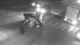 Видео. В Приокском автомобиль влетел в БМВ на буксире