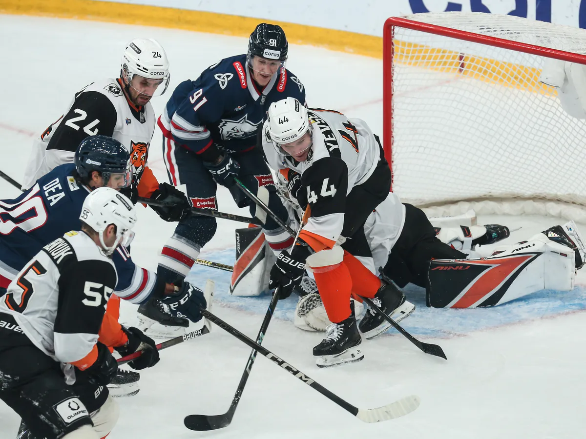 «Нефтехимик» проиграл третью игру подряд