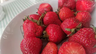 Последний рывок! Сделайте это с клубникой в октябре: ягоды точно будут размером с киви