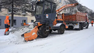 Малков распорядился найти деньги на покупку снегоуборочной техники для Рязани