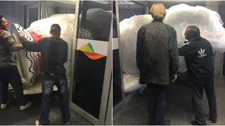 Ёшки-матрёшки: Гигантская матрешка задержала рейс с российскими спортсменами на 4 часа