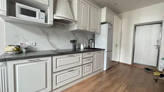 Кухня будет как новенькая — как легко убрать старый жир без химии: простейшее средство из 2 компонентов поможет