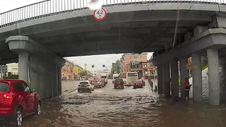На Первомайском проспекте в Рязани появился фонтан после дождя