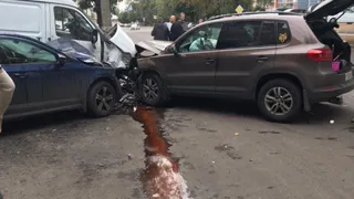 Опубликовано видео момента жесткого массового ДТП на улице Кудрявцева в Рязани