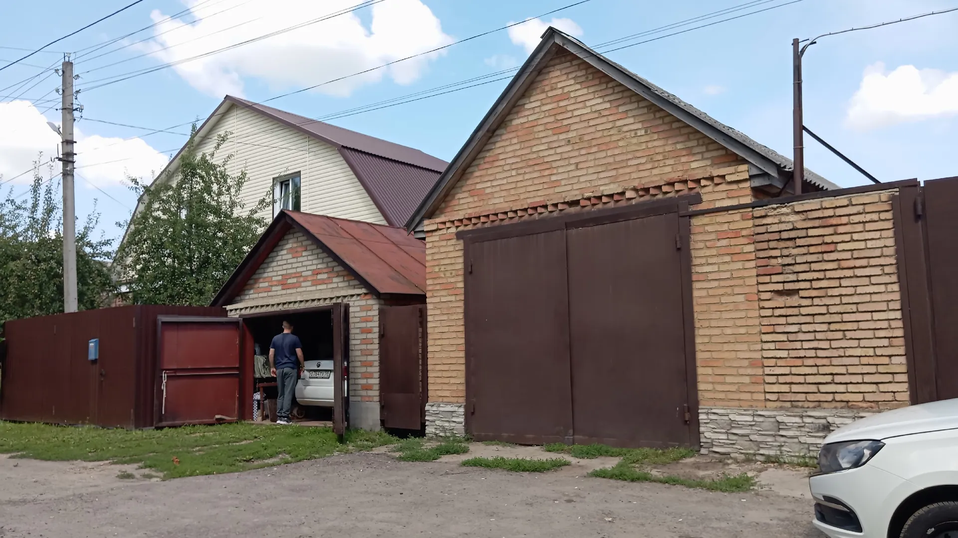 Залил "жидкое стекло" на старый бетонный пол: в гараже ни пылинки и тепло - не нарадуюсь своей смекалке